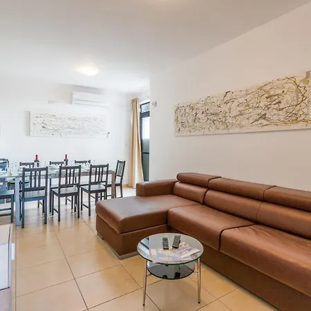 Seashells 2 Bedroom Apartments With Terrace, Just Off The Bugibba Promenade - By Getwaysmalta St. Paul's Bay Exterior photo