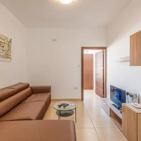 Seashells 2 Bedroom Apartments With Terrace, Just Off The Bugibba Promenade - By Getwaysmalta St. Paul's Bay Exterior photo