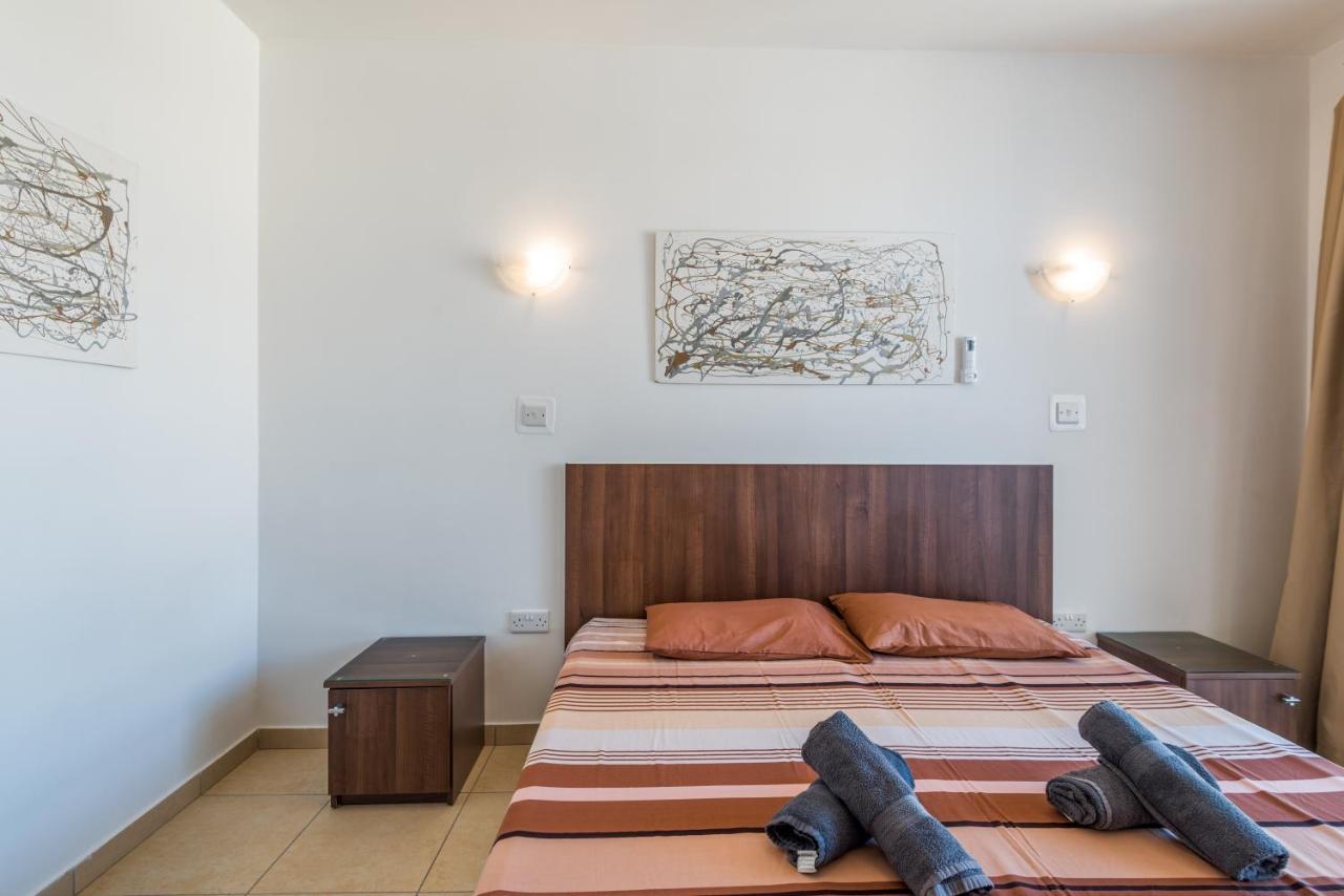 Seashells 2 Bedroom With Terrace, Just Off The Bugibba Promenade - By Getwaysmalta Apartment