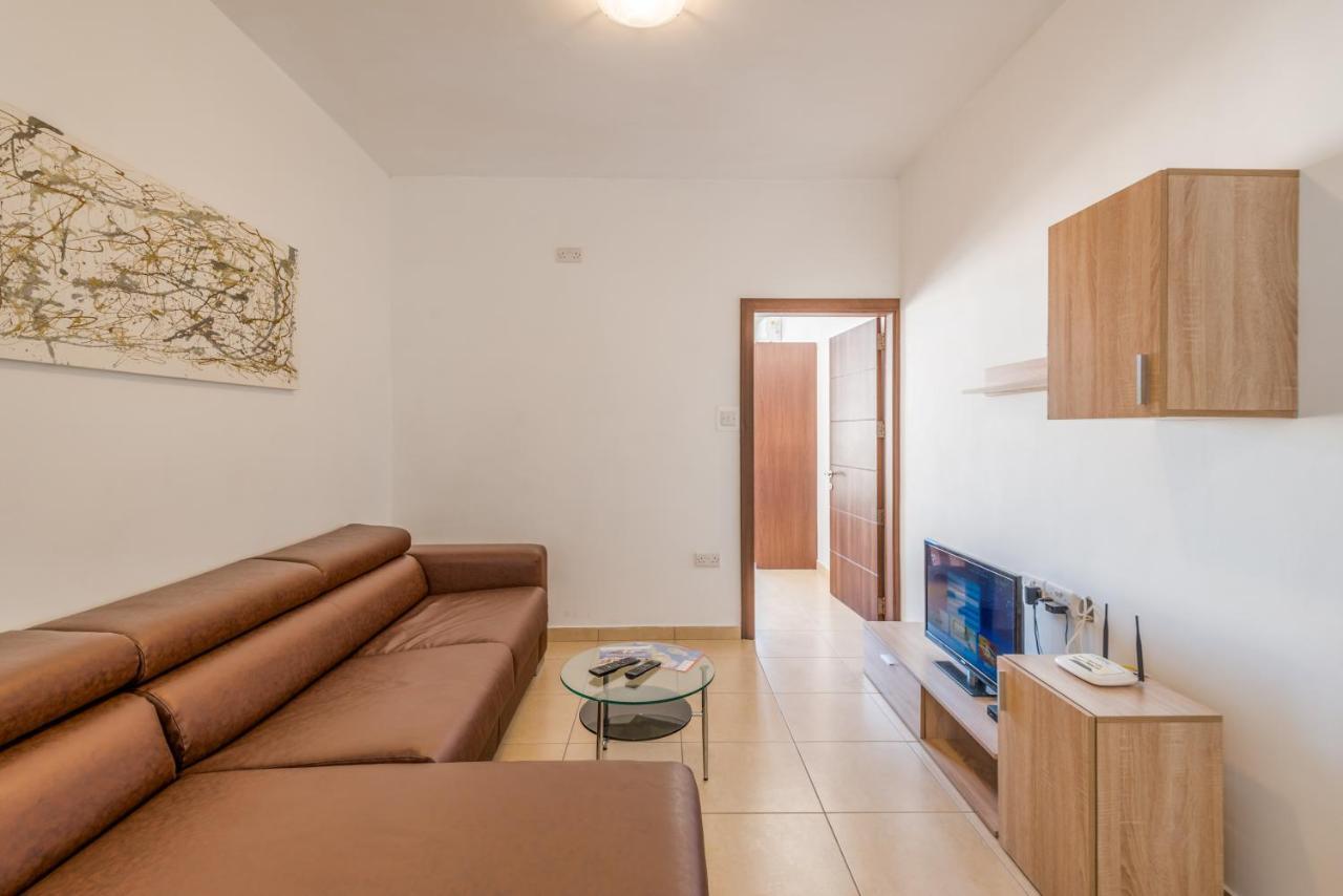 Seashells 2 Bedroom With Terrace, Just Off The Bugibba Promenade - By Getwaysmalta * St. Paul's Bay