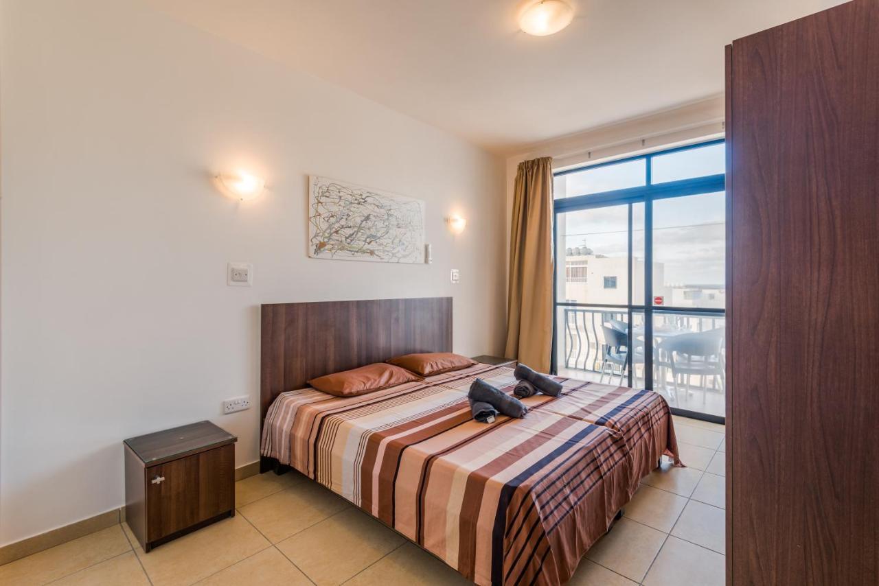 Seashells 2 Bedroom With Terrace, Just Off The Bugibba Promenade - By Getwaysmalta Apartment *