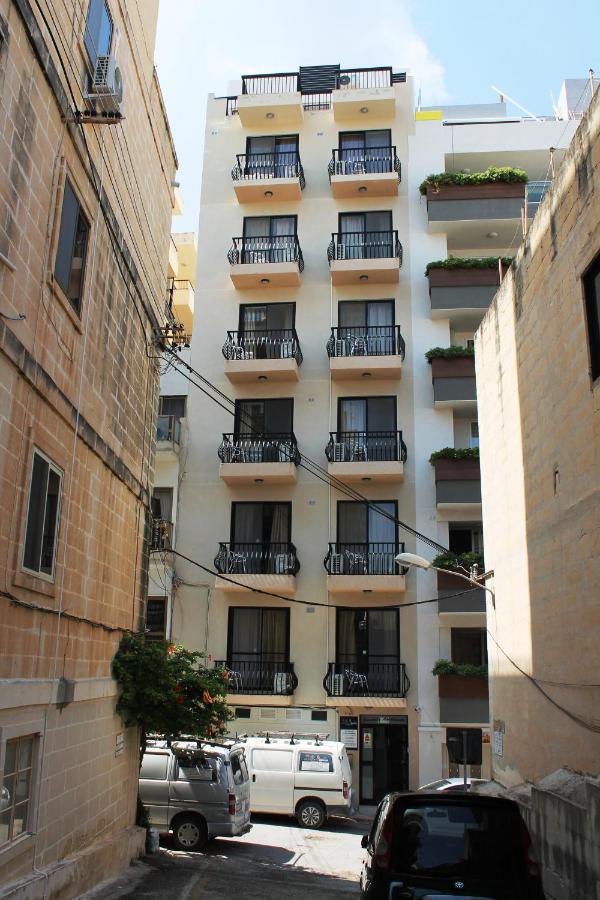 Apartment Seashells 2 Bedroom With Terrace, Just Off The Bugibba Promenade - By Getwaysmalta